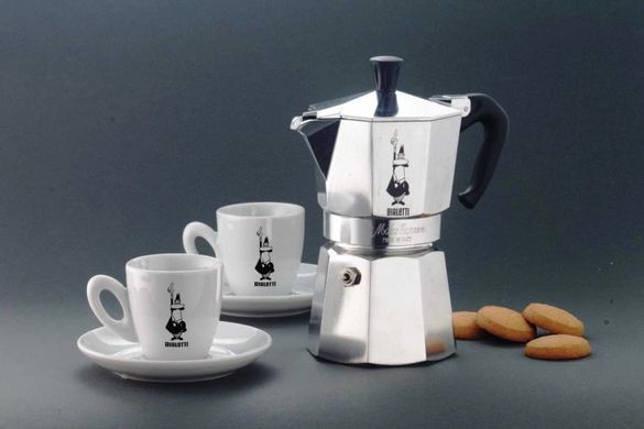 Гейзерна кавоварка "Moka express" на 3 чашки Bialetti MOKA EXPRESS, сріблястий MOKA EXPRESS 3 фото